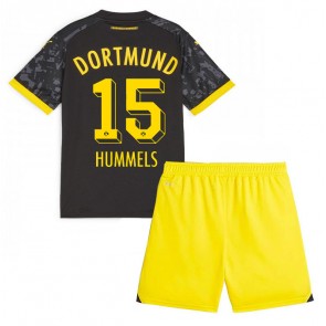 Lacne Dětský Futbalové dres Borussia Dortmund Mats Hummels #15 2023-24 Krátky Rukáv - Preč (+ trenírky)